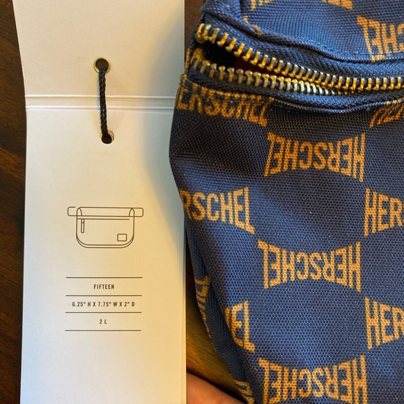 Herschel logo hip bag - Picture 5 of 5